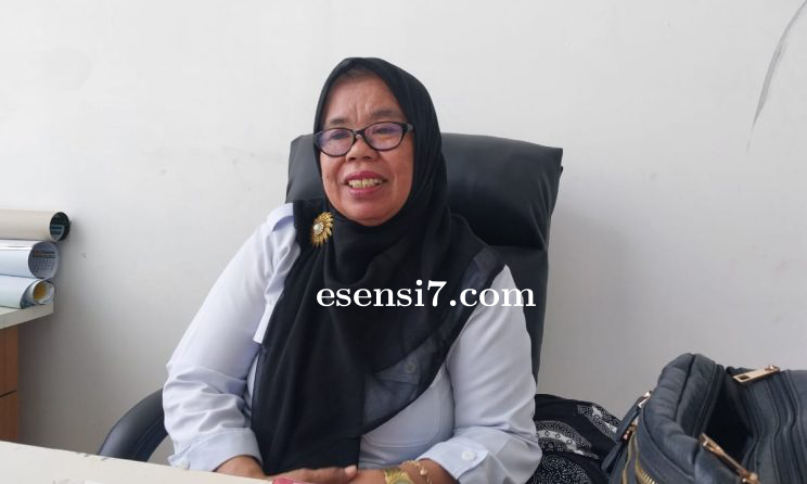 Kepala-Dinas-Pemuda-dan-Olahraga-Disdikpora-Kabupaten-Mamuju-Hj_-Murniani-744x4461.png