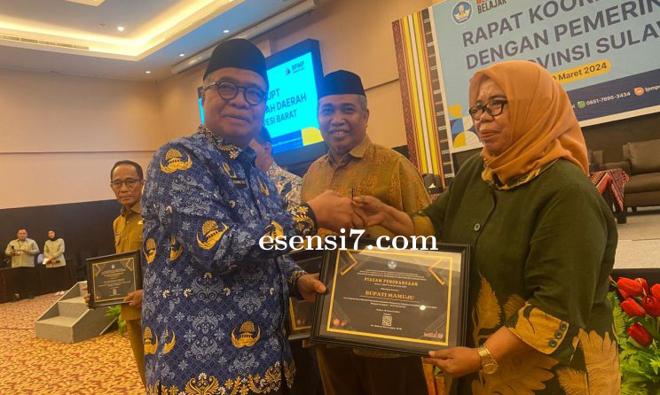 Pendidikan Mamuju Raih Penghargaan Standar Pelayanan