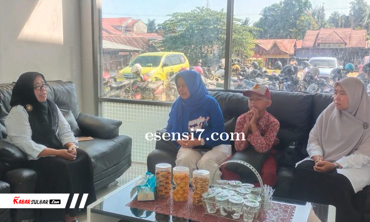 Kadisdikpora Mamuju Lepas Peserta TBI Ke Tingkat Nasional Di Jakarta