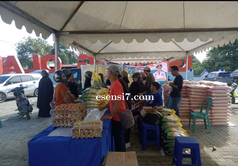 Pemprov Sulbar Gelar Pasar Murah di Stadion Manakarra, Pergerakan Harga Beras Mengalami Penurunan